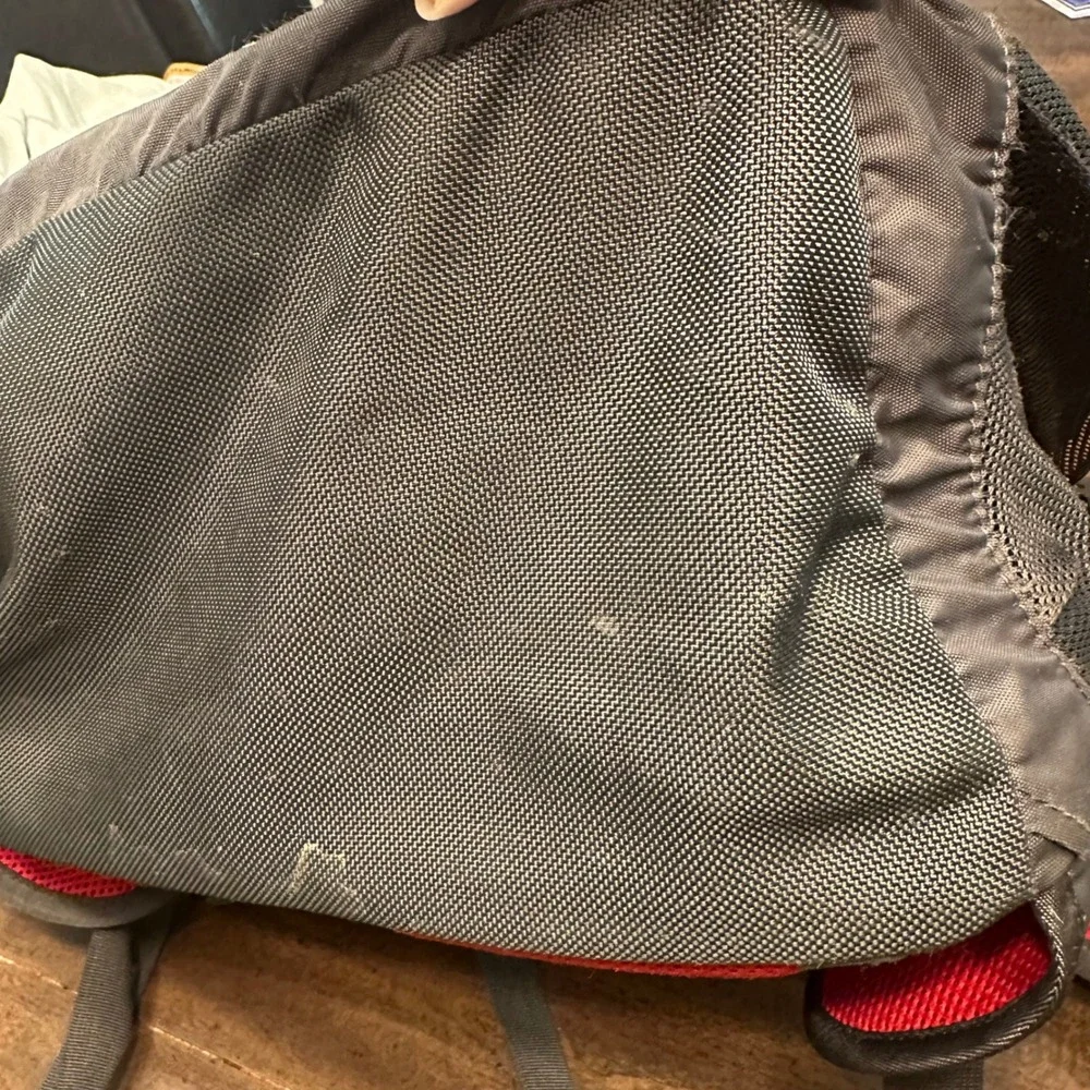 The North Face‎ Recon Backpack Black/Red Laptop Hiking Travel School 30L